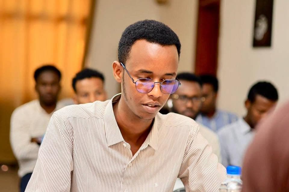 Data Collection and Familiarization Roundtable Discussion, photograph 11