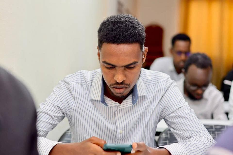 Data Collection and Familiarization Roundtable Discussion, photograph 14